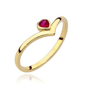 Pierścionek złoty z gładką szyną i sercem w kolorze rubinowym 585