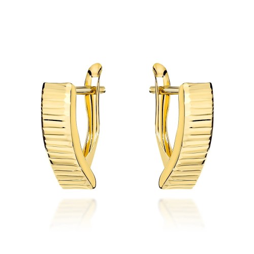 Kolczyki złote z diamentowanymi poprzecznymi paskami