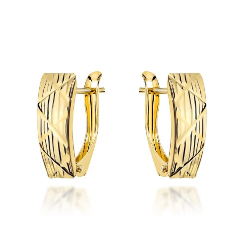 Kolczyki złote zdobione diamentowanymi paskami